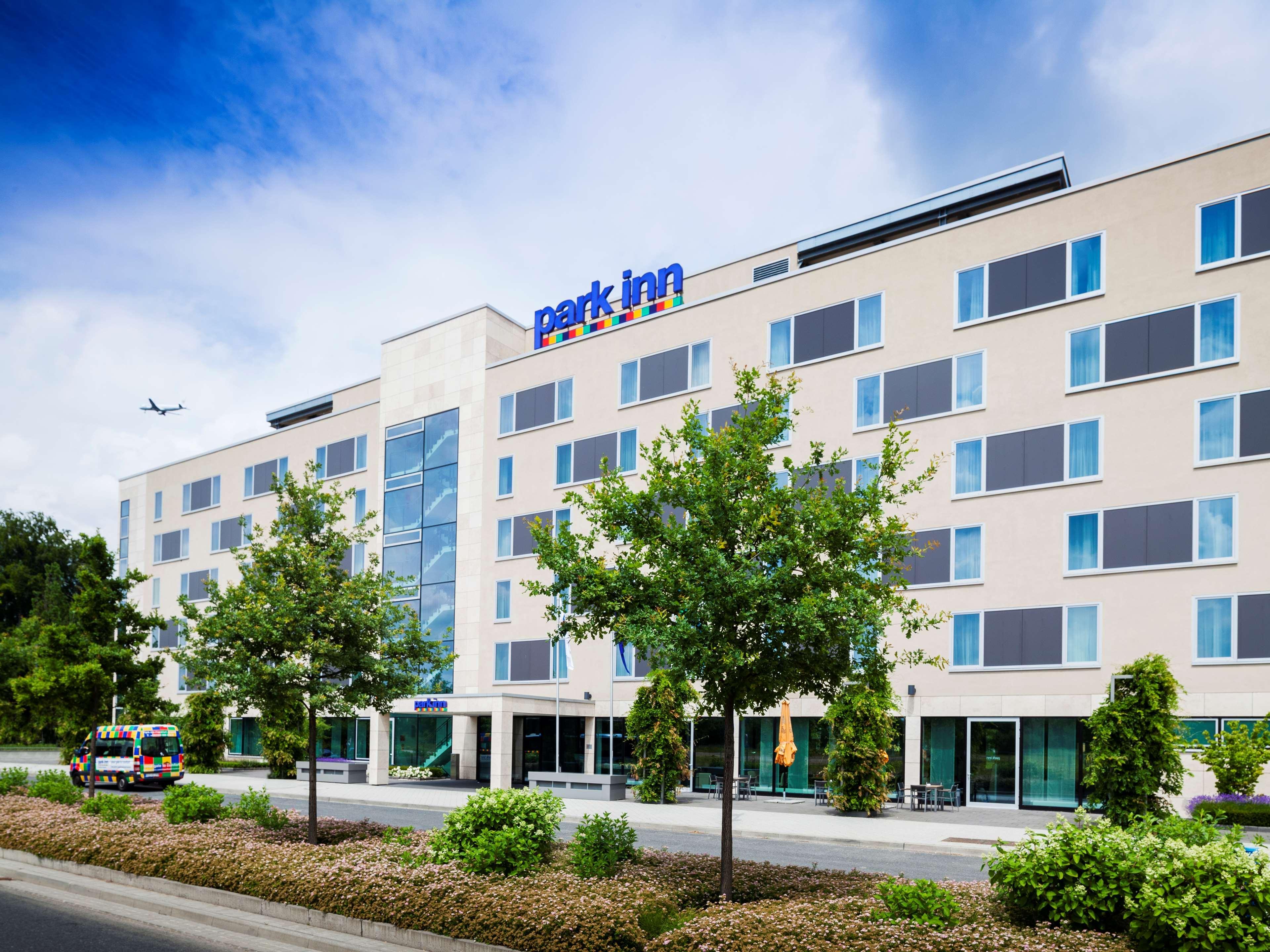 Park Inn By Radisson Frankfurt Airport Francoforte sul Meno Esterno foto