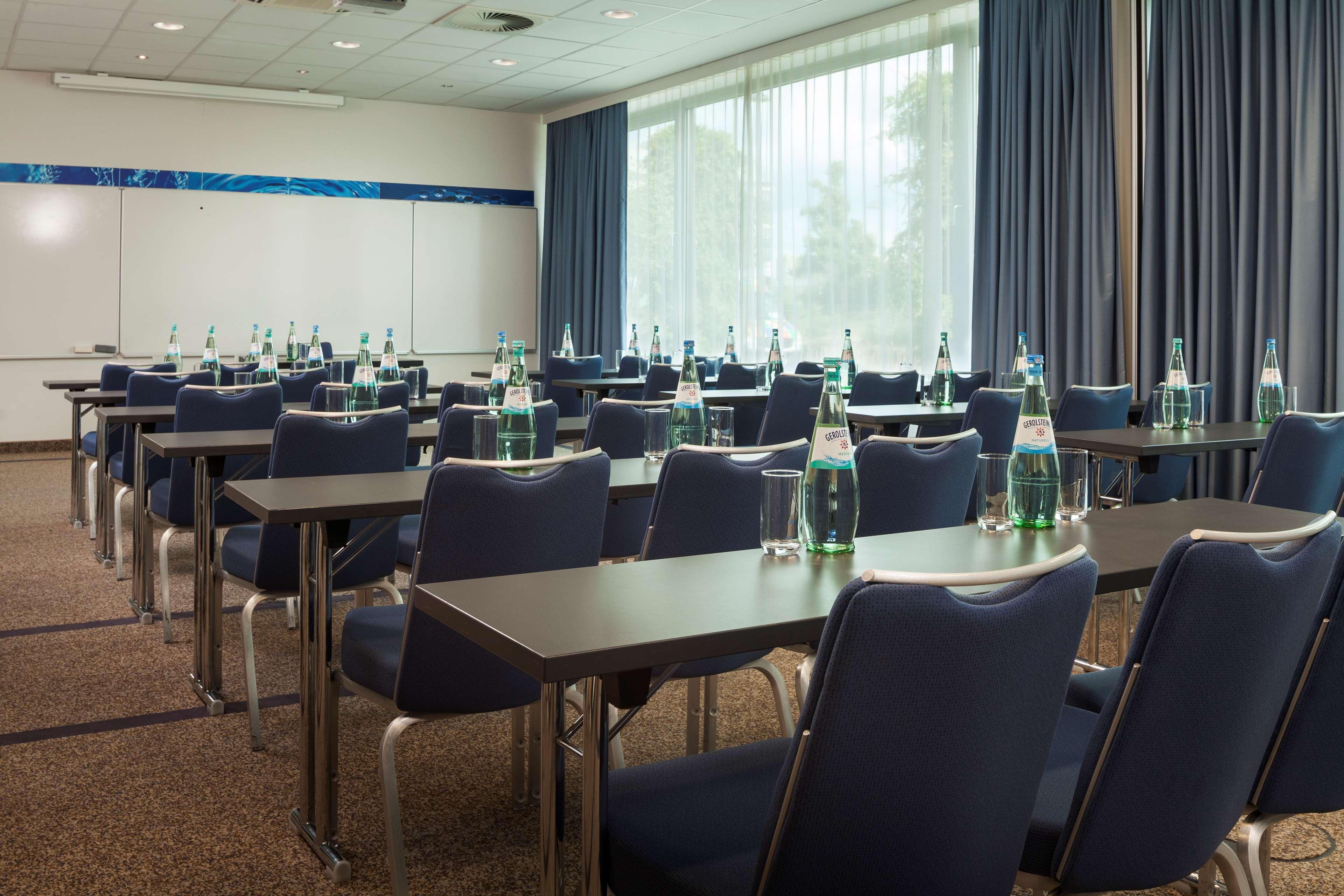Park Inn By Radisson Frankfurt Airport Francoforte sul Meno Esterno foto
