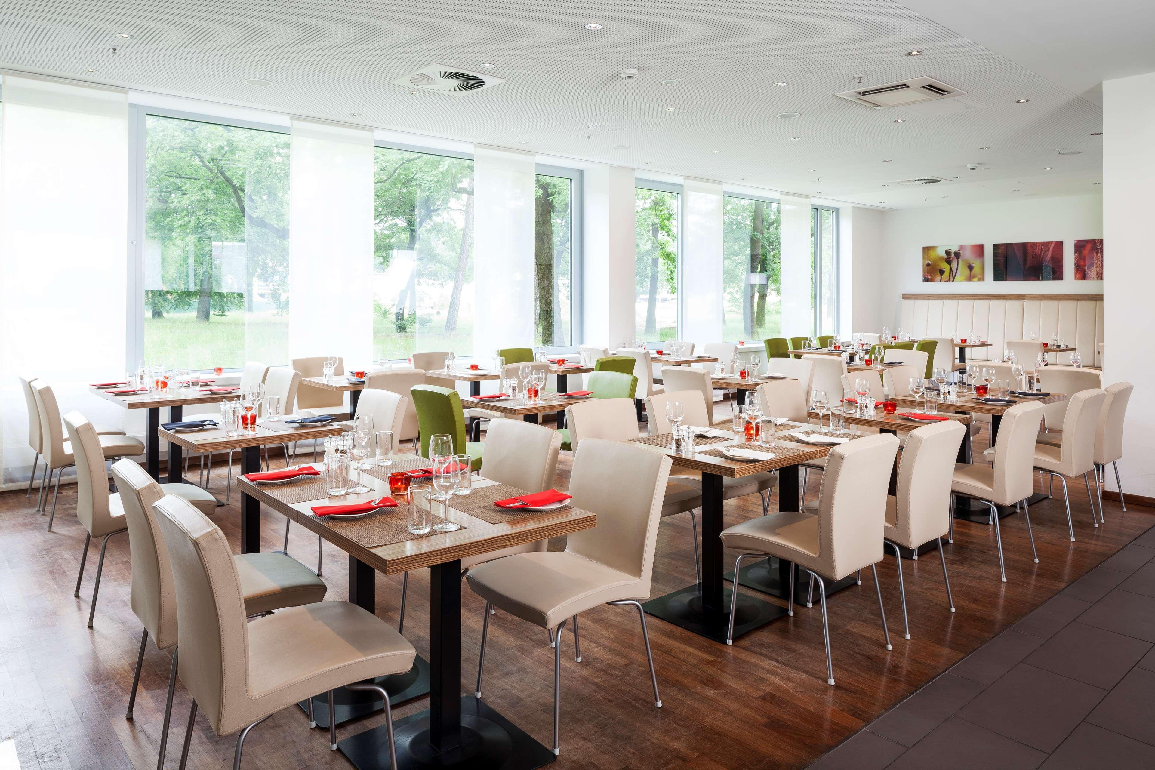 Park Inn By Radisson Frankfurt Airport Francoforte sul Meno Esterno foto