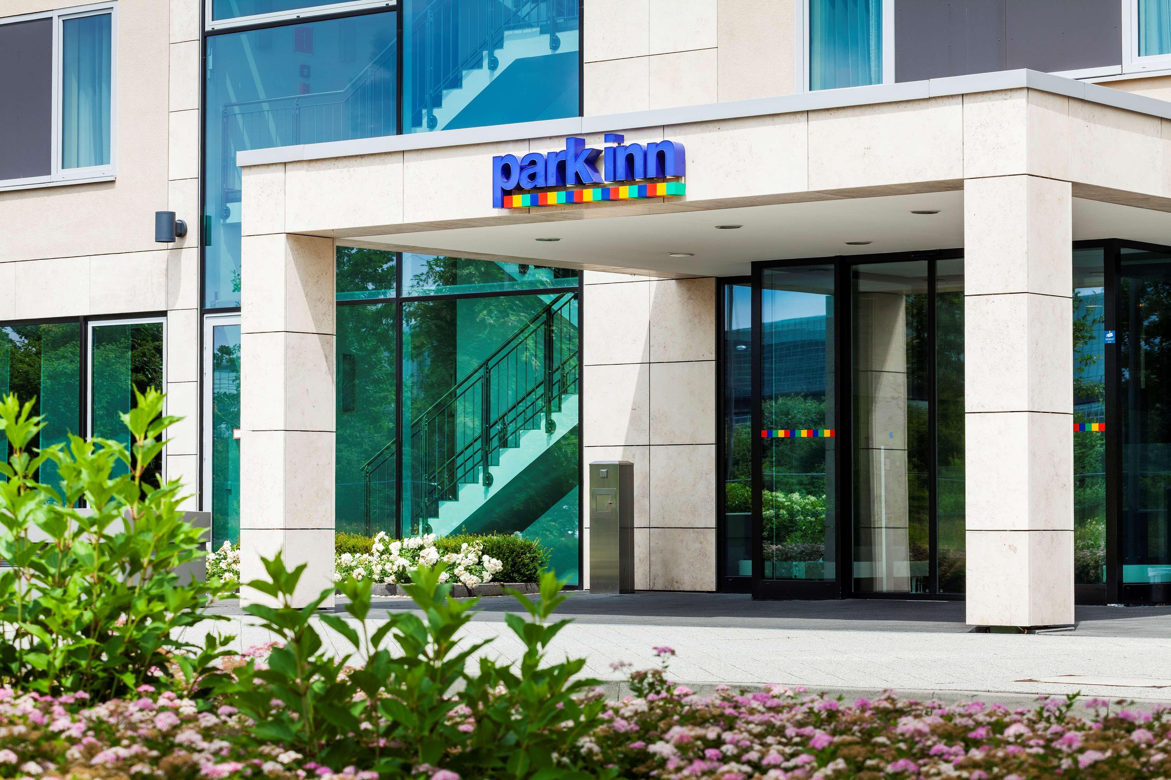 Park Inn By Radisson Frankfurt Airport Francoforte sul Meno Esterno foto
