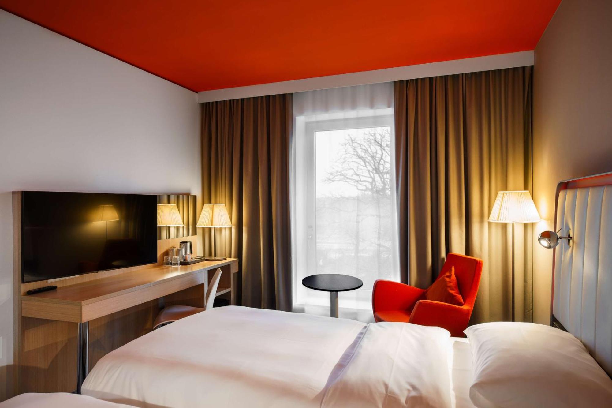 Park Inn By Radisson Frankfurt Airport Francoforte sul Meno Esterno foto