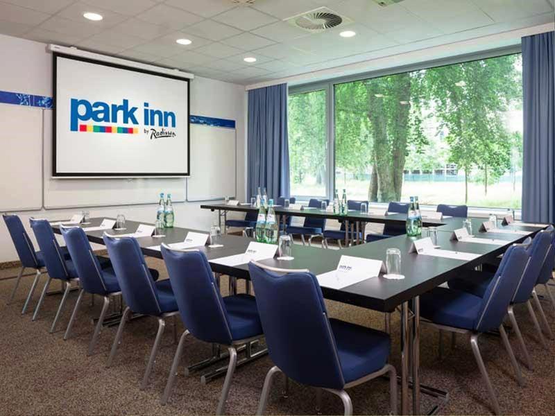 Park Inn By Radisson Frankfurt Airport Francoforte sul Meno Esterno foto